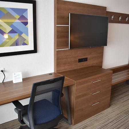 Holiday Inn Express & Suites - Boston South - Randolph By Ihg Eksteriør bilde