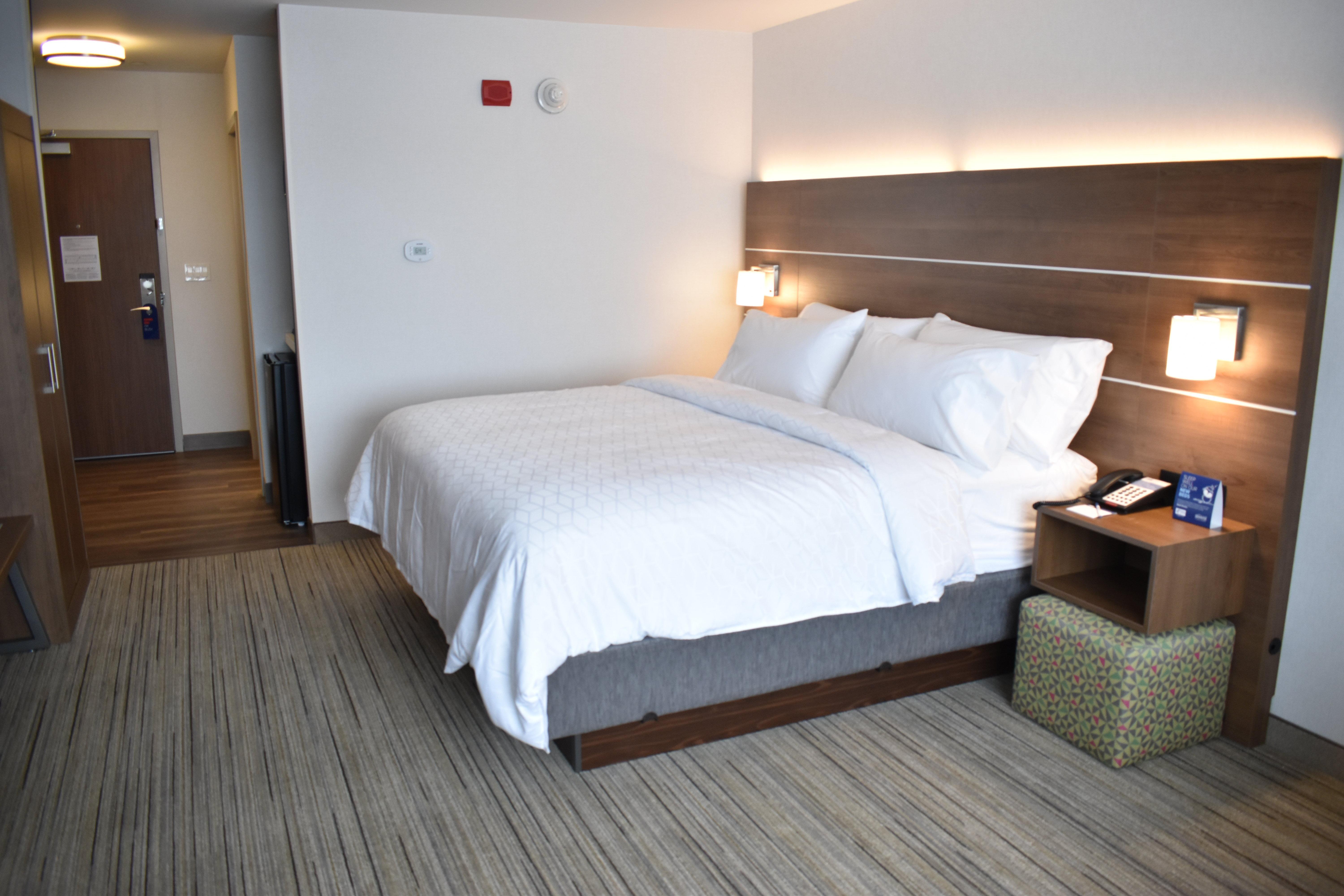 Holiday Inn Express & Suites - Boston South - Randolph By Ihg Eksteriør bilde