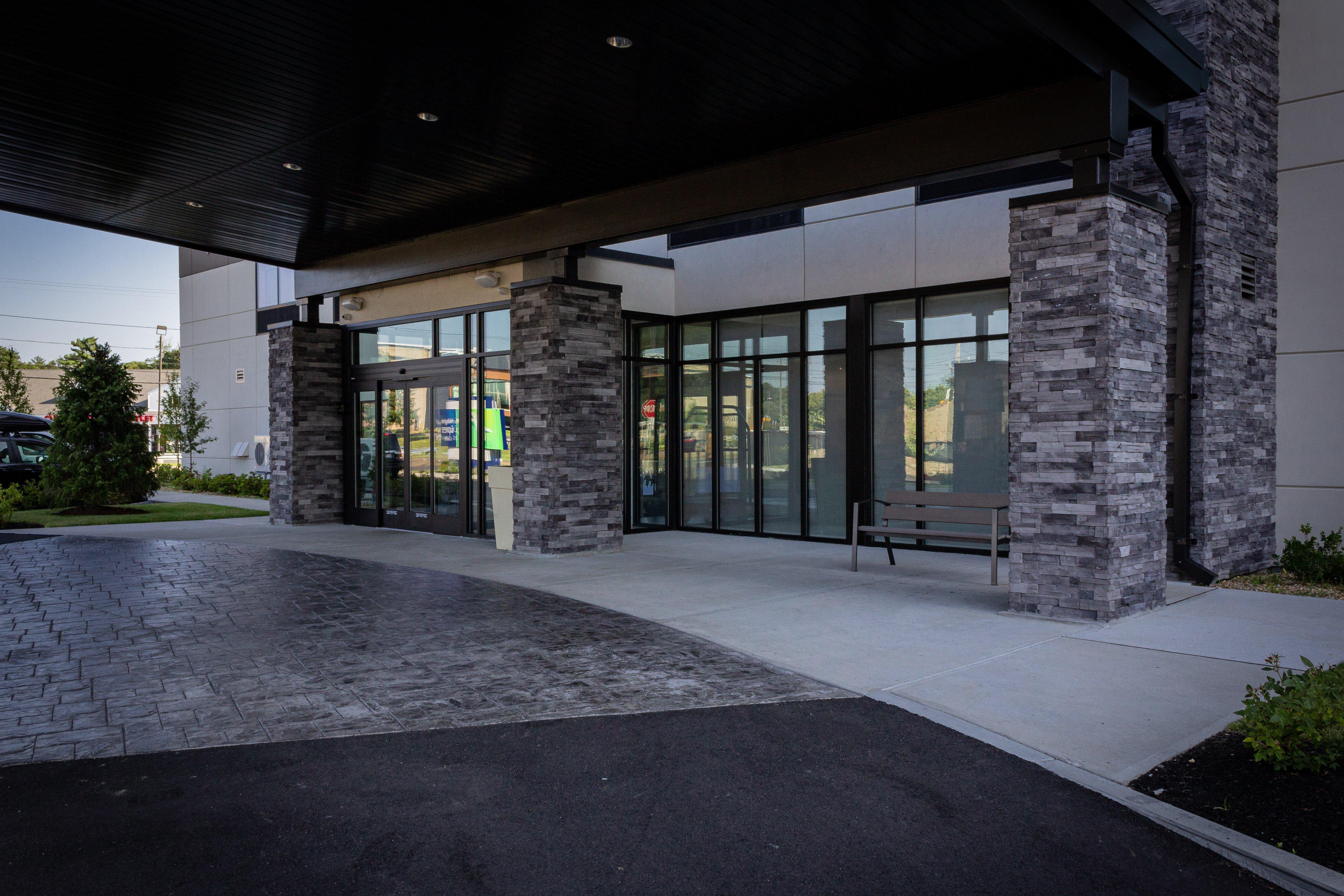 Holiday Inn Express & Suites - Boston South - Randolph By Ihg Eksteriør bilde