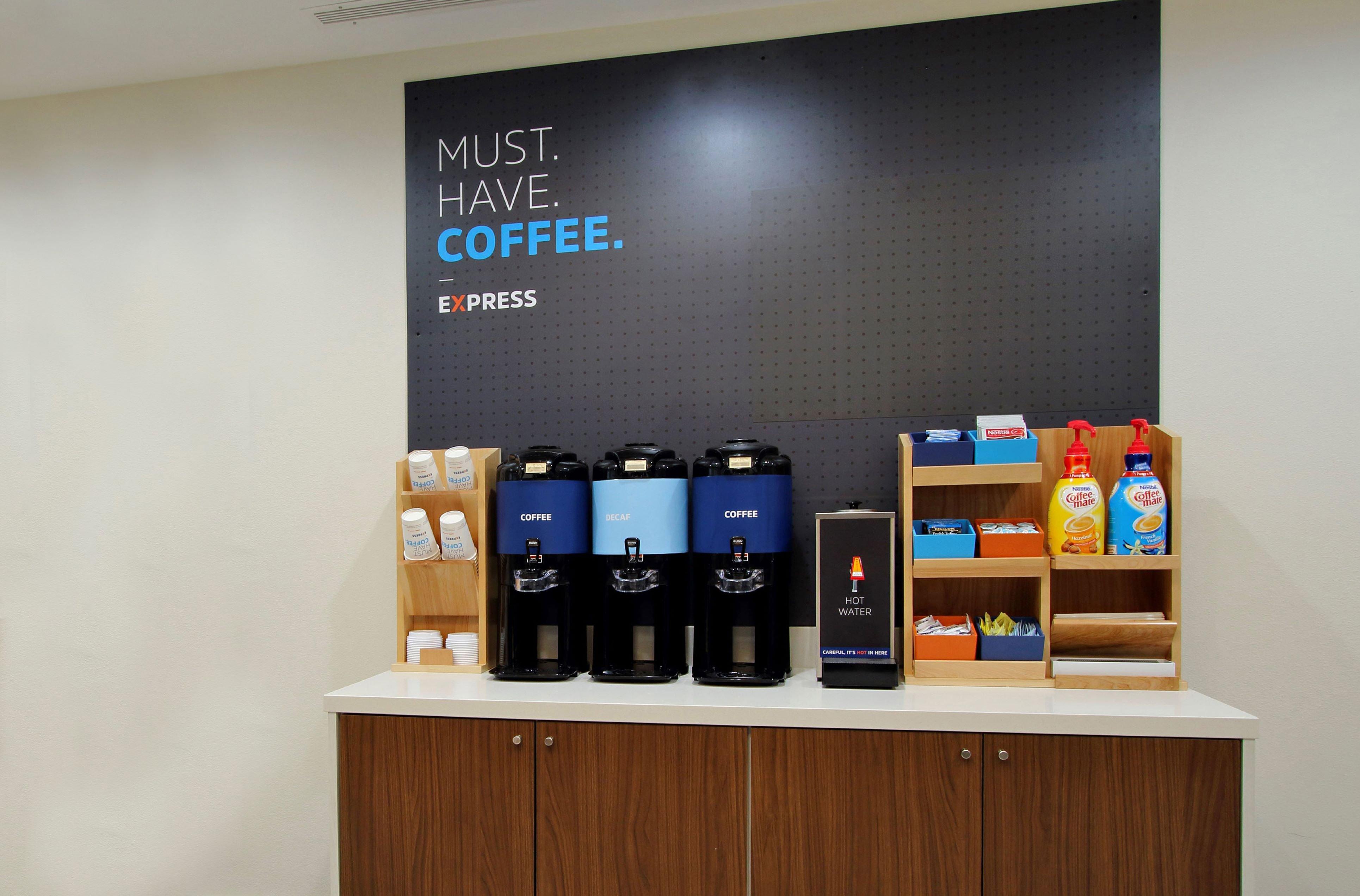Holiday Inn Express & Suites - Boston South - Randolph By Ihg Eksteriør bilde
