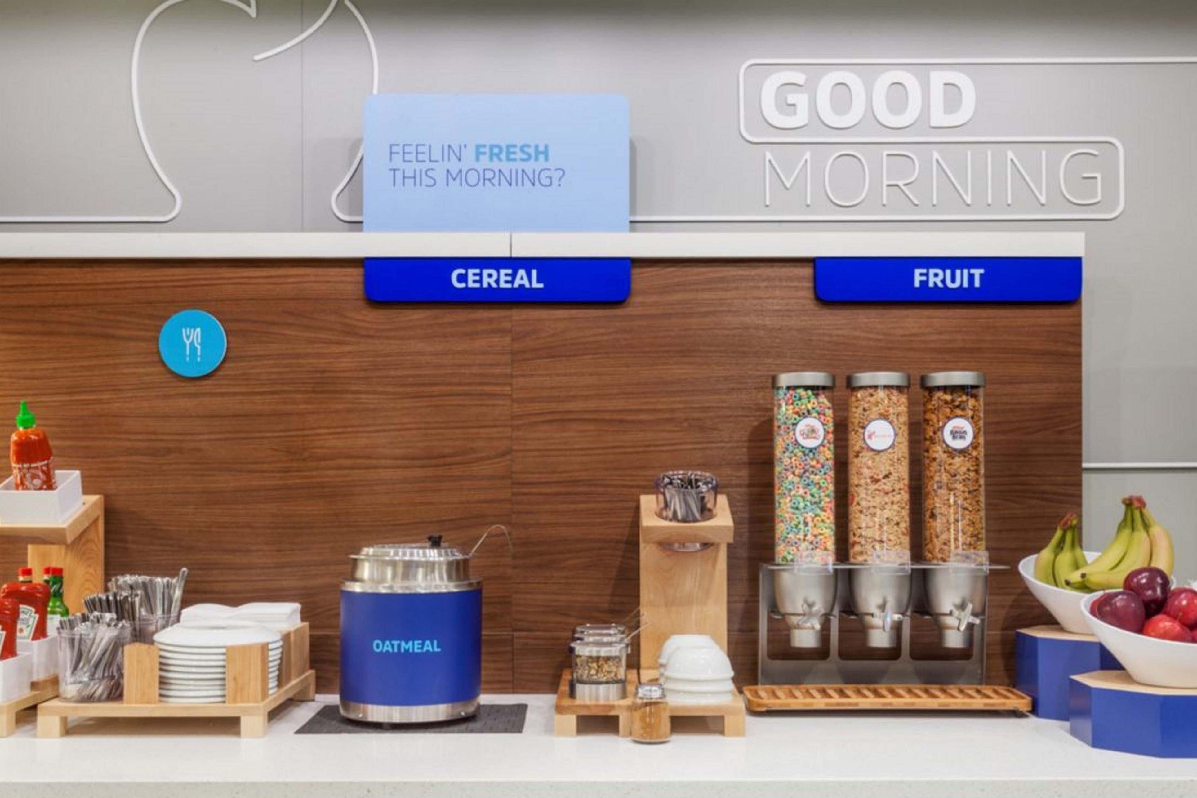 Holiday Inn Express & Suites - Boston South - Randolph By Ihg Eksteriør bilde