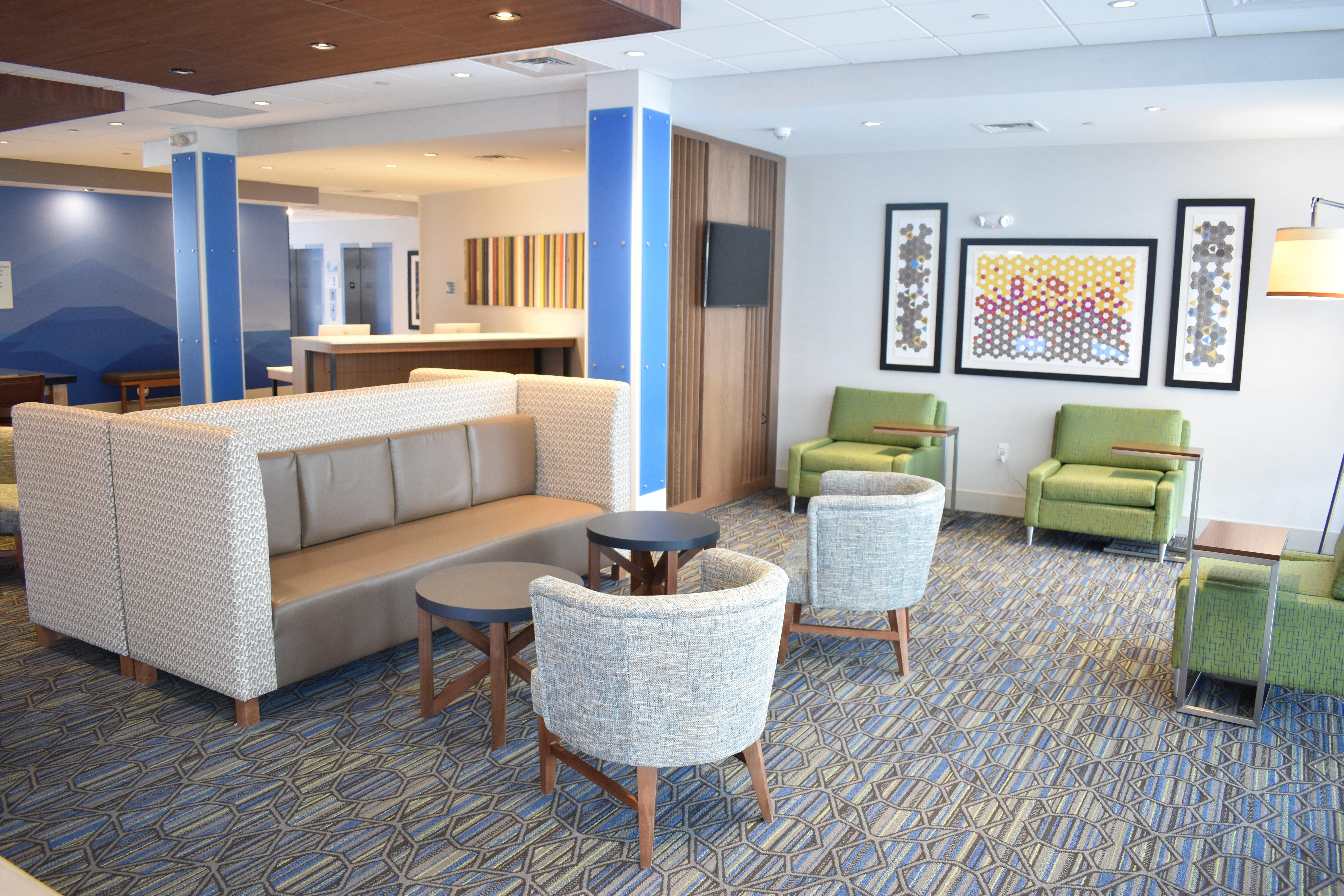 Holiday Inn Express & Suites - Boston South - Randolph By Ihg Eksteriør bilde