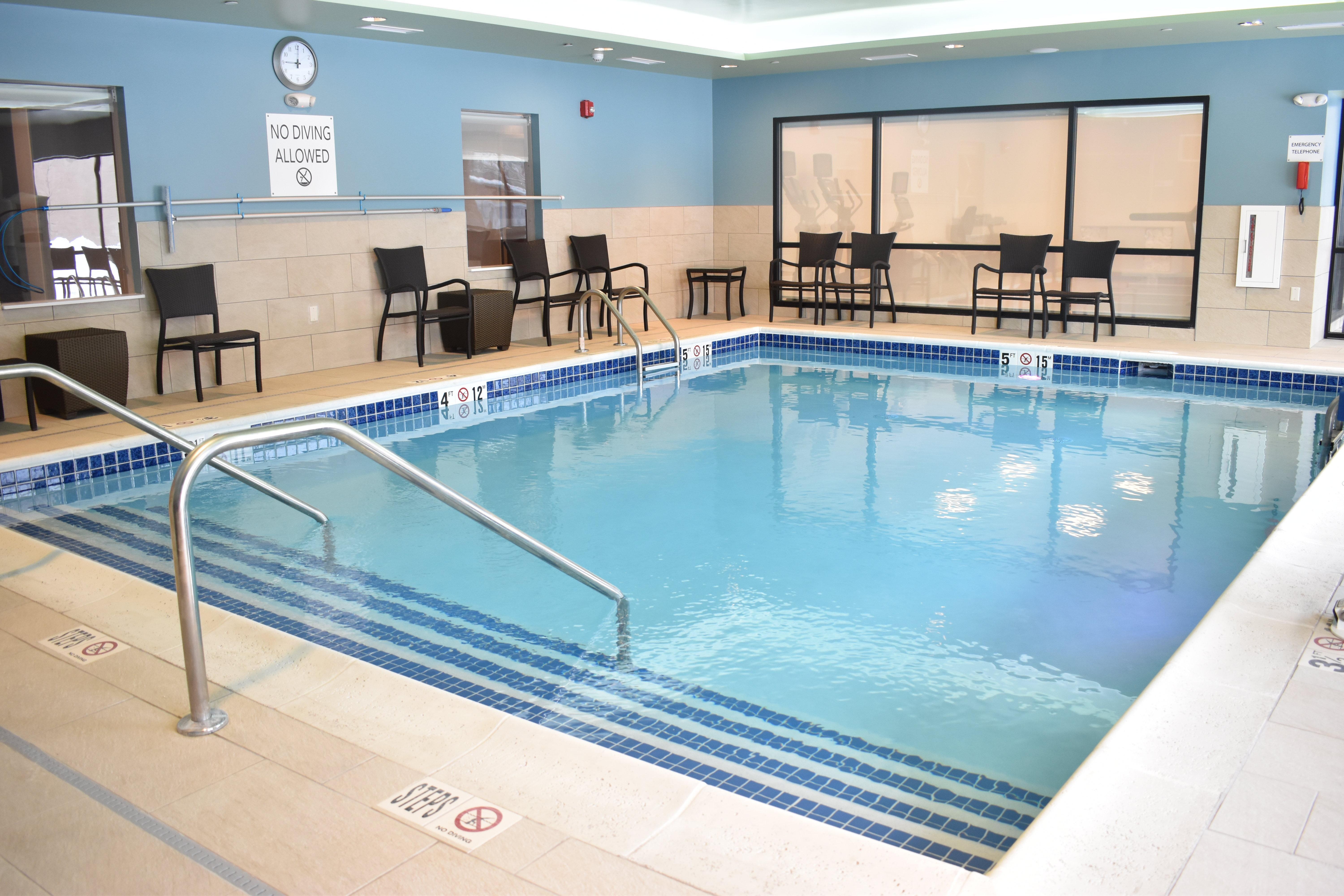 Holiday Inn Express & Suites - Boston South - Randolph By Ihg Eksteriør bilde