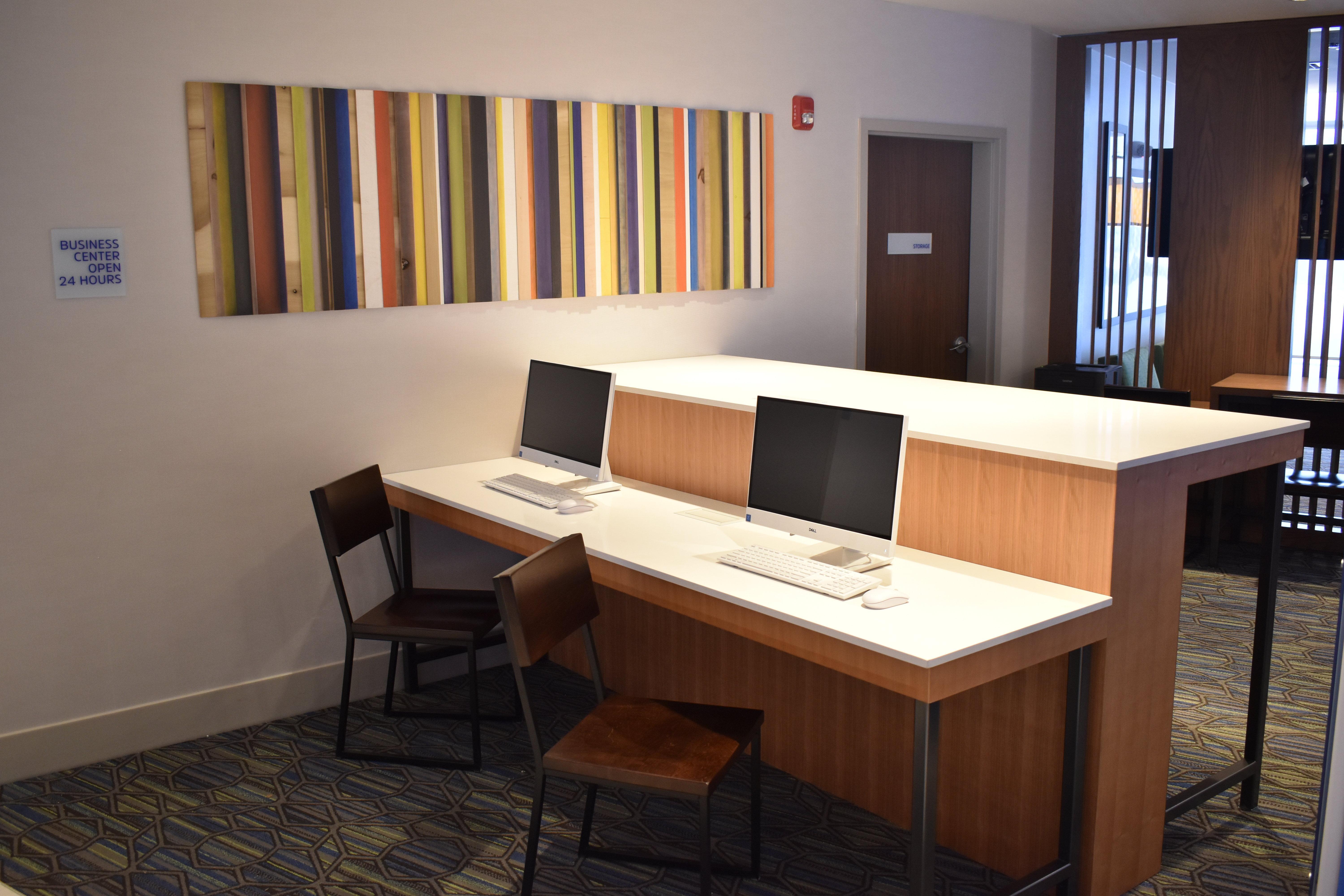 Holiday Inn Express & Suites - Boston South - Randolph By Ihg Eksteriør bilde