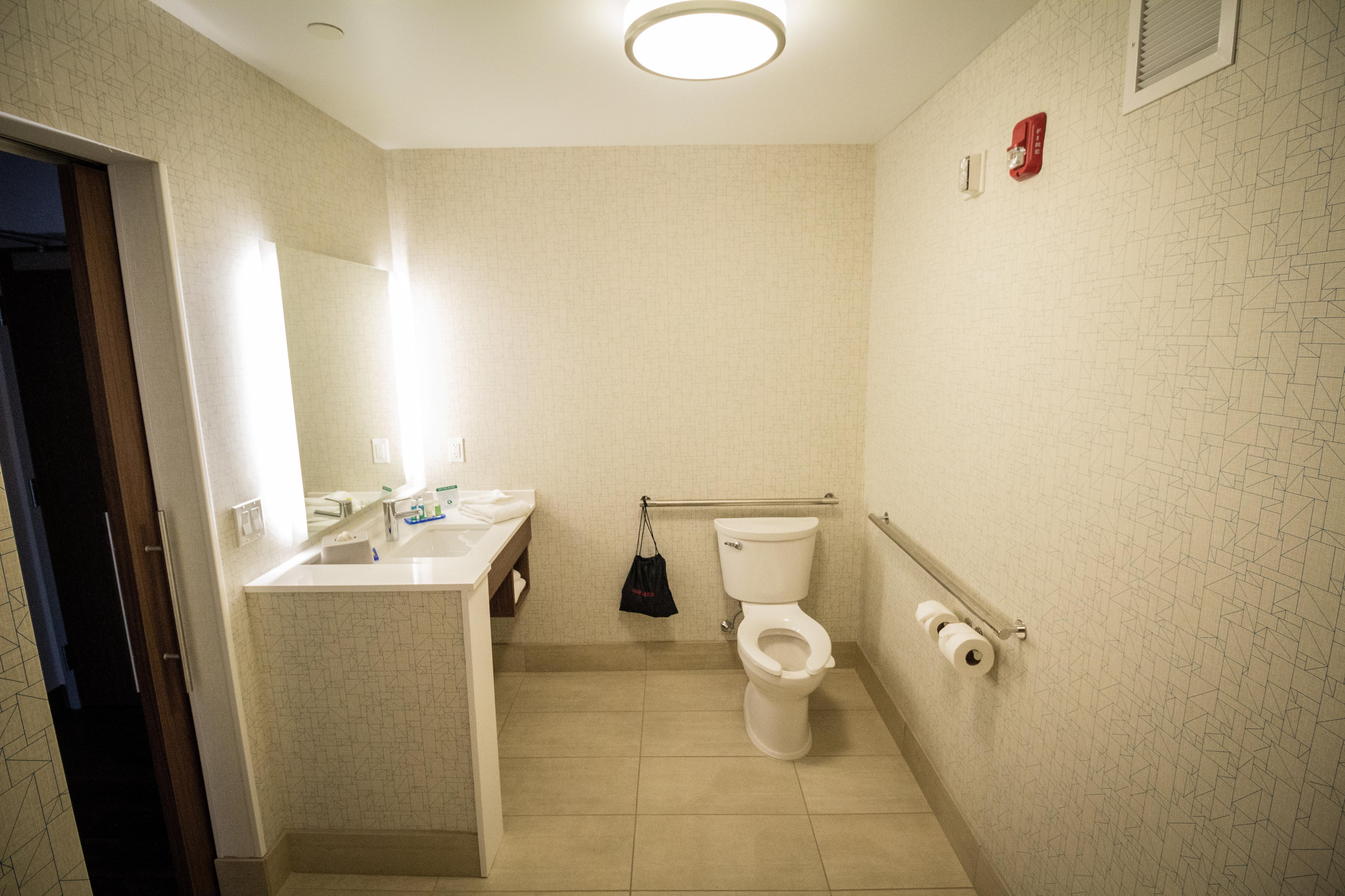 Holiday Inn Express & Suites - Boston South - Randolph By Ihg Eksteriør bilde