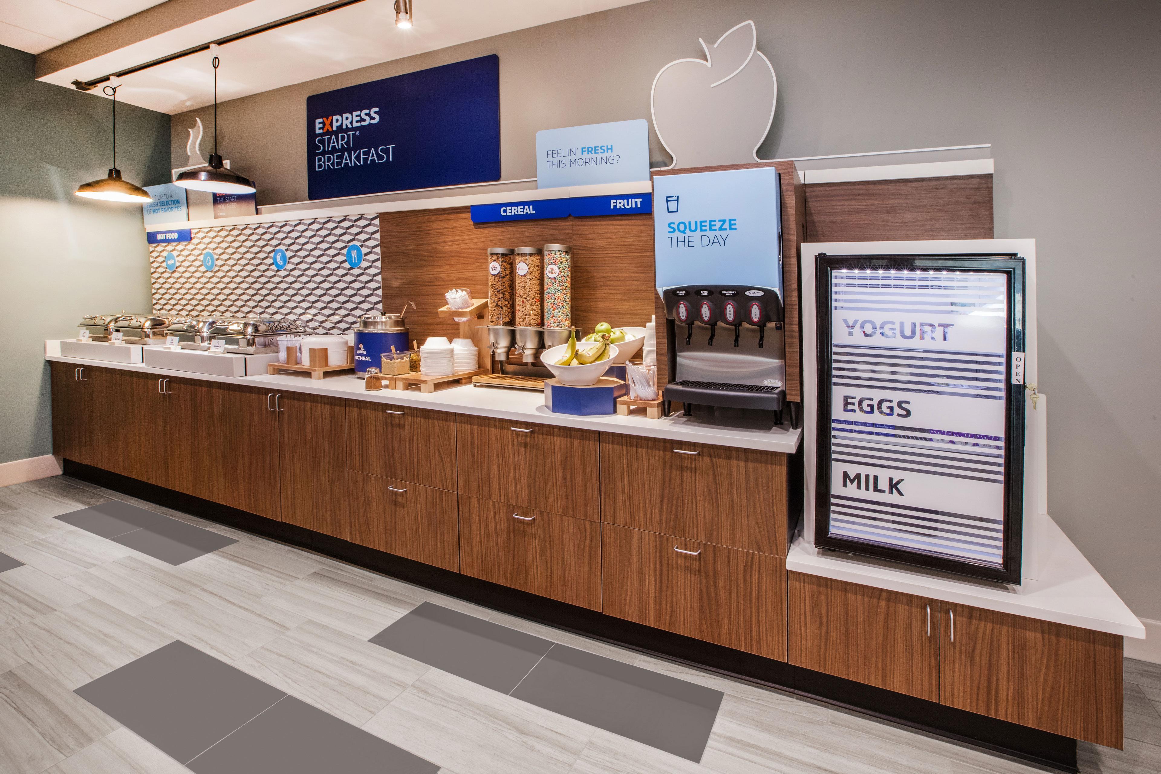 Holiday Inn Express & Suites - Boston South - Randolph By Ihg Eksteriør bilde