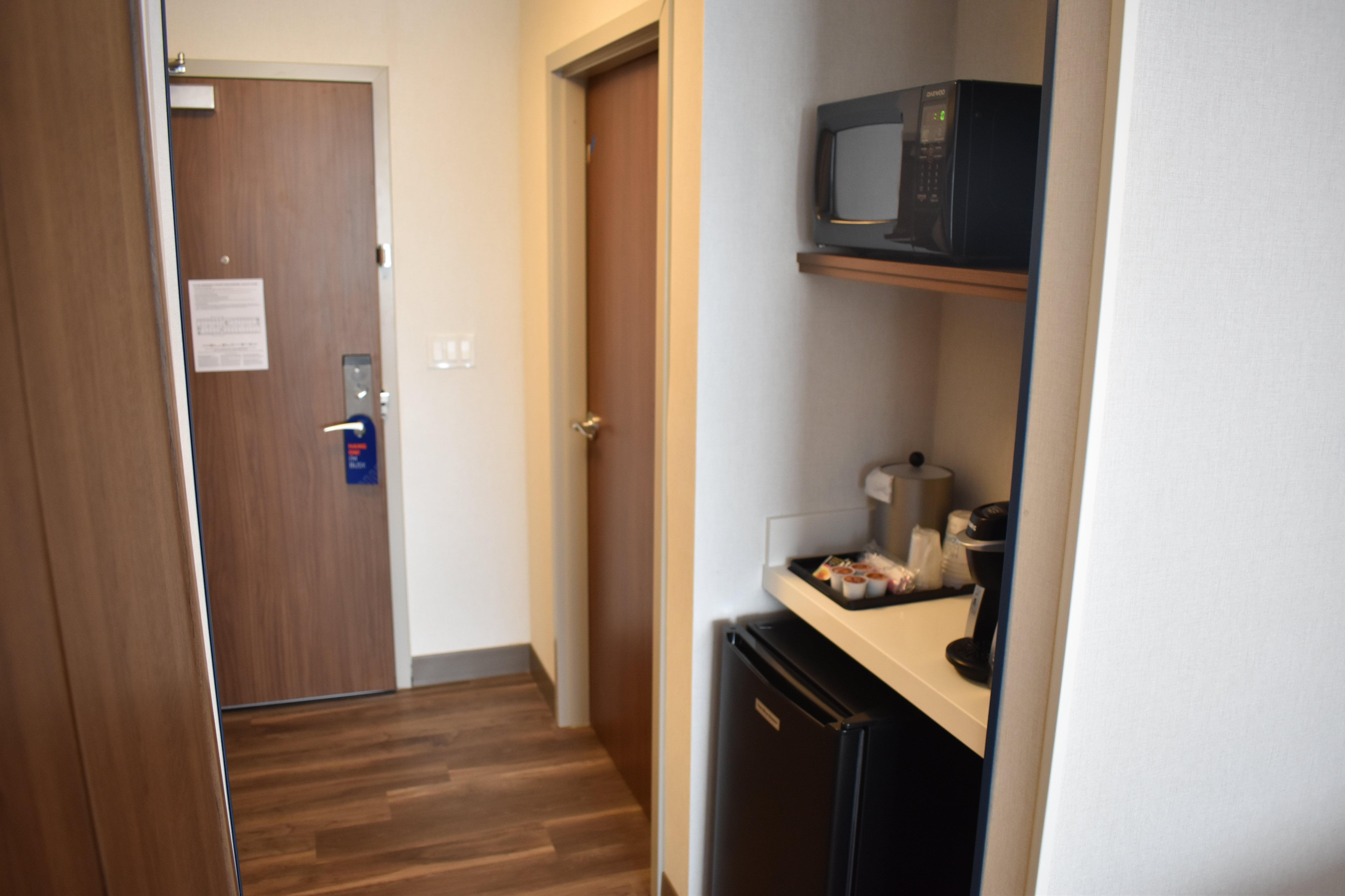 Holiday Inn Express & Suites - Boston South - Randolph By Ihg Eksteriør bilde