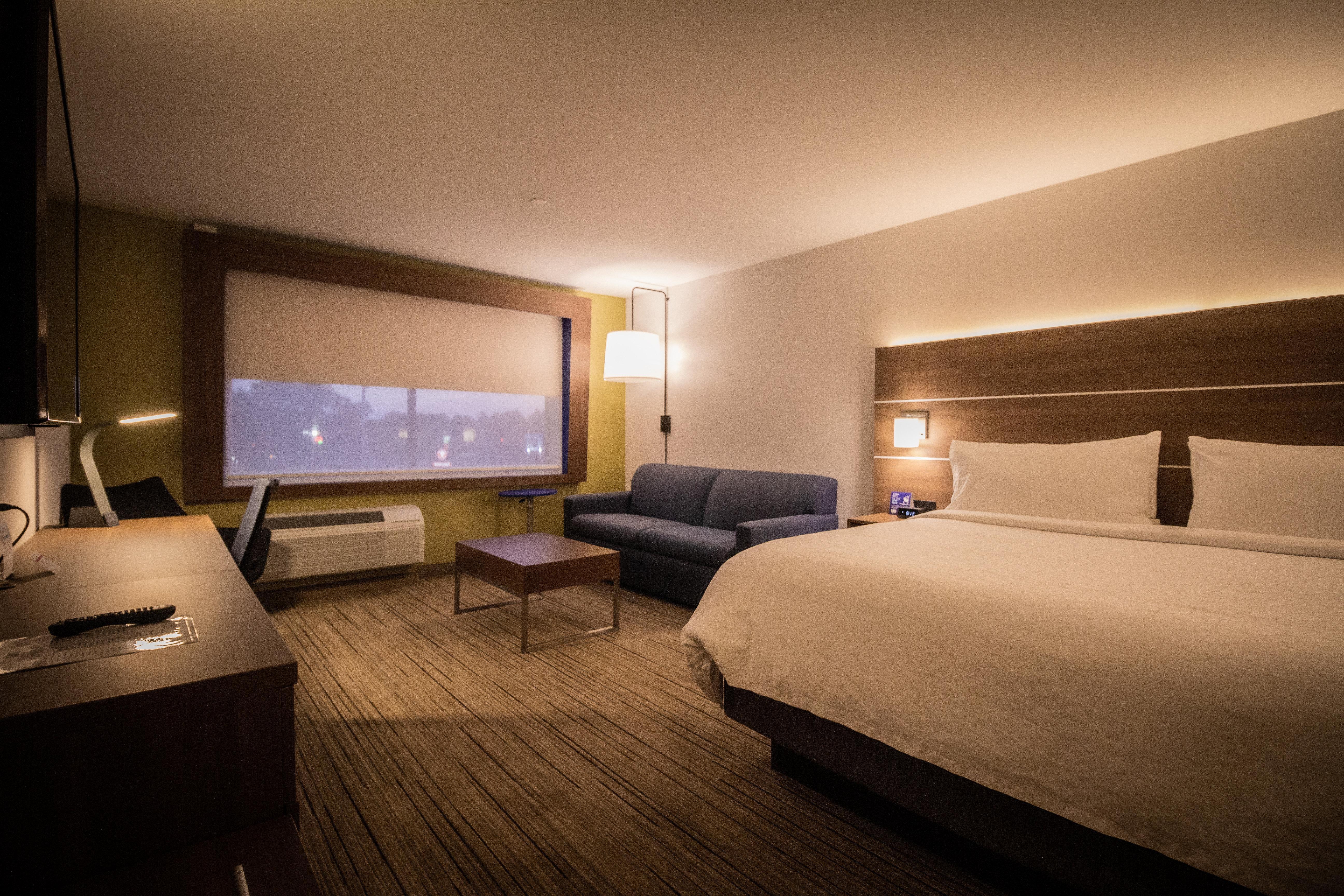 Holiday Inn Express & Suites - Boston South - Randolph By Ihg Eksteriør bilde
