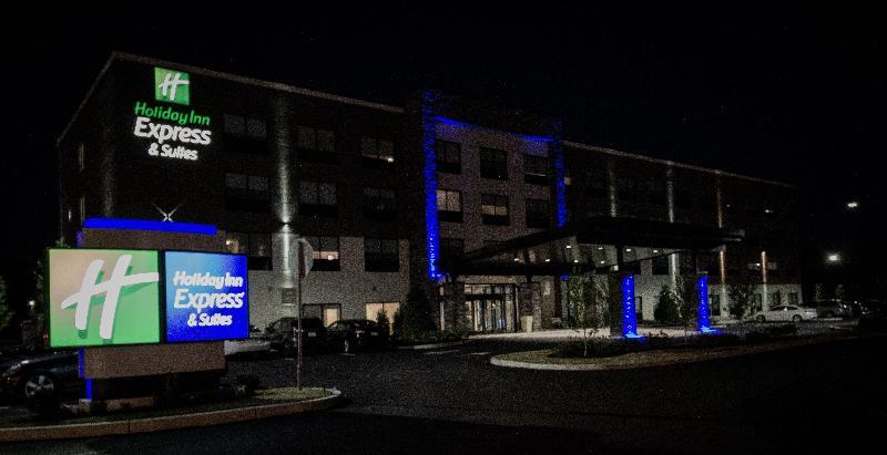 Holiday Inn Express & Suites - Boston South - Randolph By Ihg Eksteriør bilde